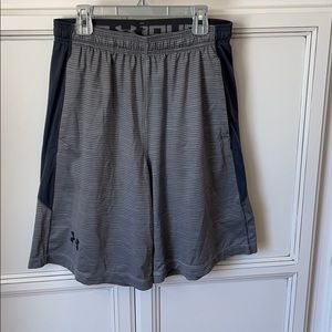 Under armor athletic men’s shorts loose fit